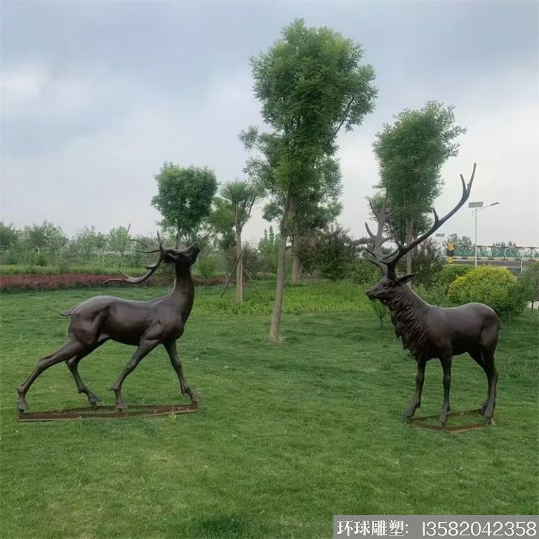 草坪铸铜鹿雕塑图片 铜鹿雕塑价格 铜鹿雕塑使用年限